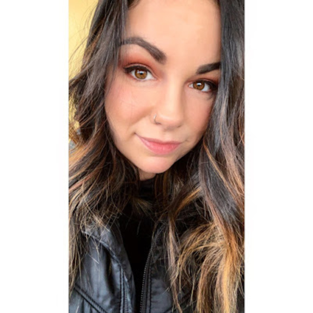 Meet your Posher, Alyson